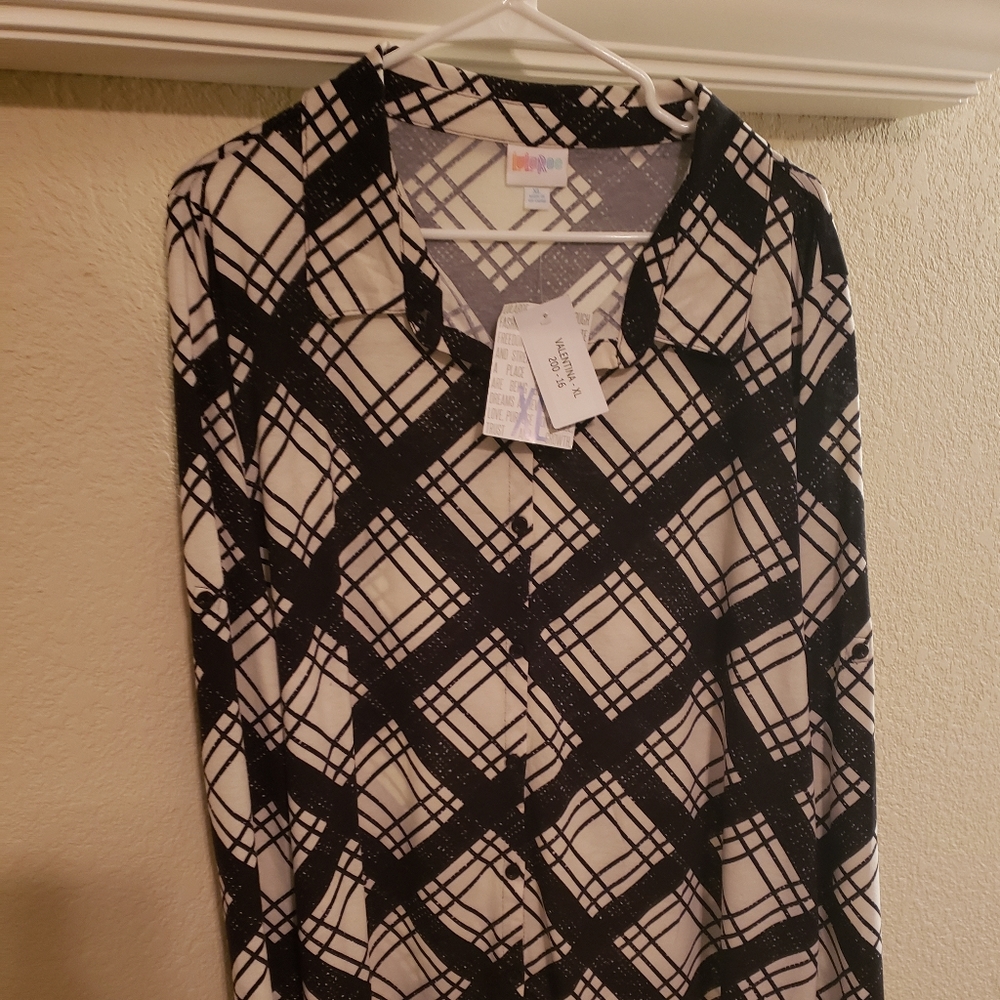 Lularoe NWT "Valentina" top, size XL